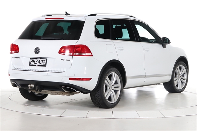 2014 Volkswagen Touareg image 2
