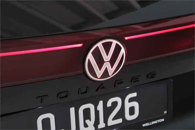 2024 Volkswagen Touareg image 6