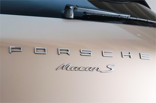 2015 Porsche Macan image 6