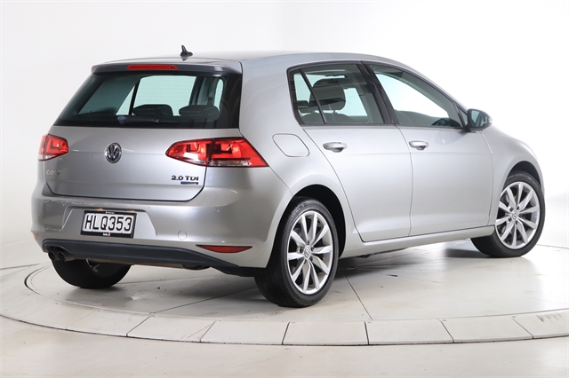 2014 Volkswagen Golf image 2