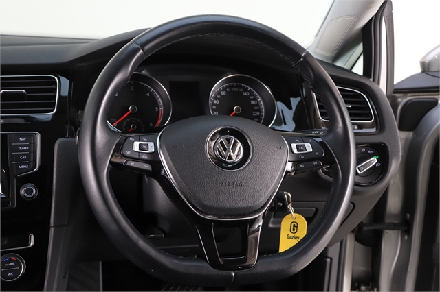 2014 Volkswagen Golf image 10