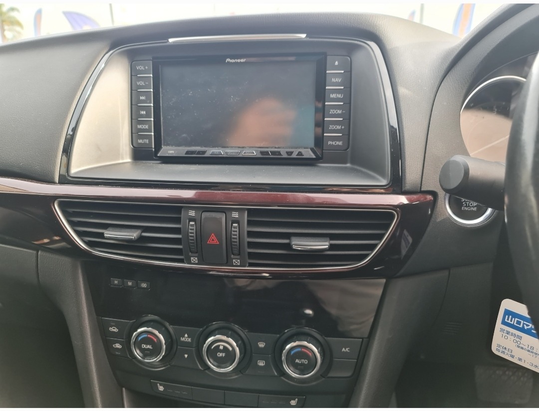 2013 Mazda Atenza XD-L Bose Sound system image 3