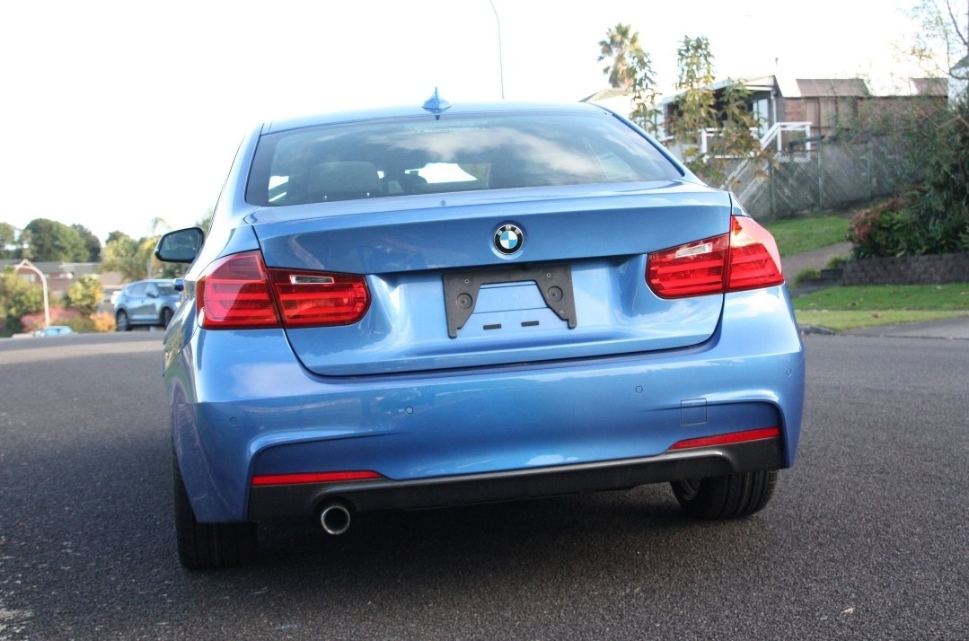 2012 BMW 320d image 10