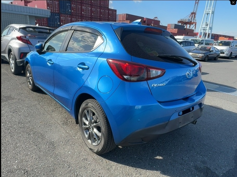 2018 Mazda Demio image 2