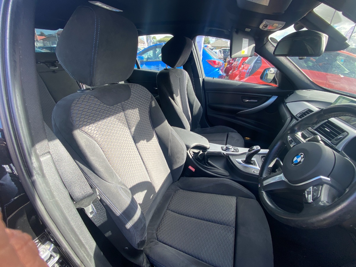 2013 BMW 320d image 12