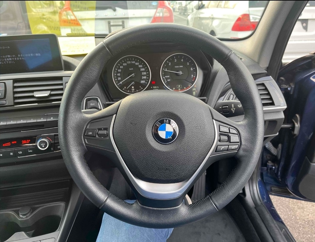 2012 BMW 116i image 6