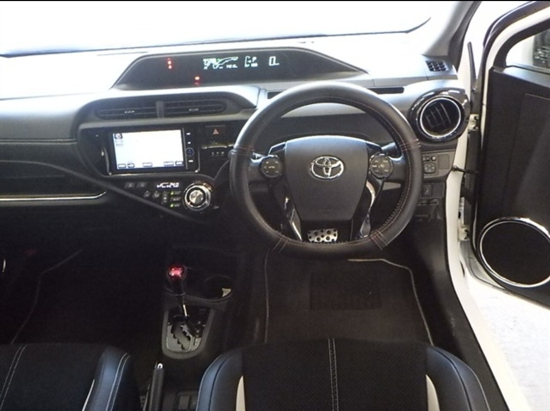 2014 Toyota Aqua image 3