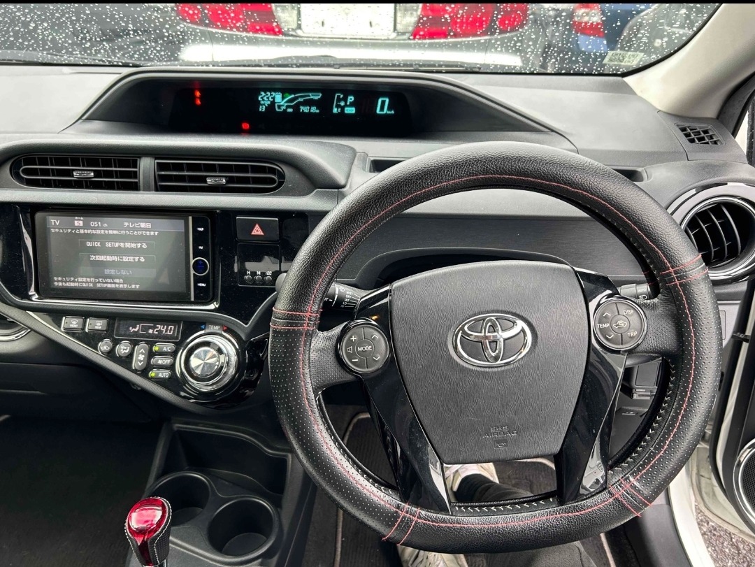 2014 Toyota Aqua image 5