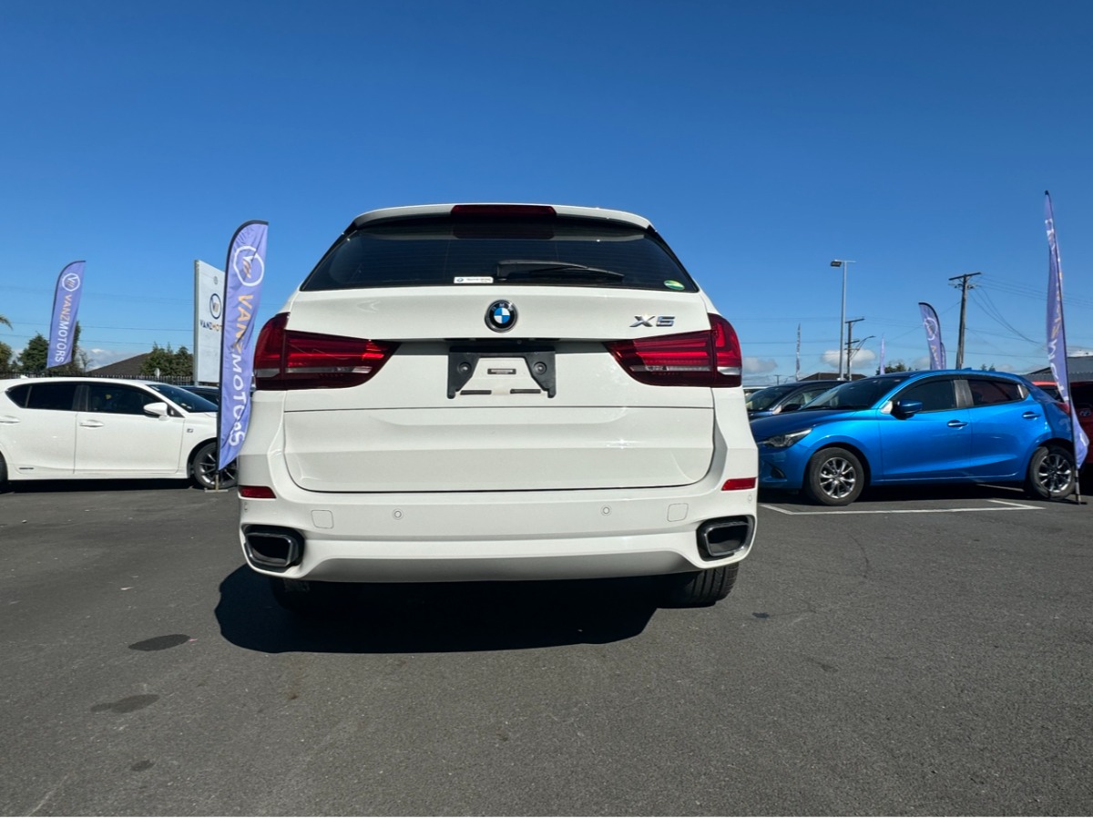 2017 BMW X5 image 8