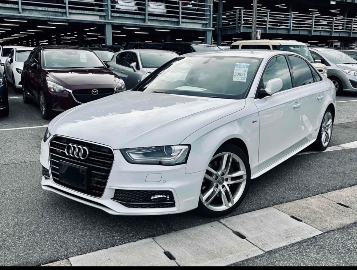 Cars & Vehicles  Cars : 2015 Audi A4