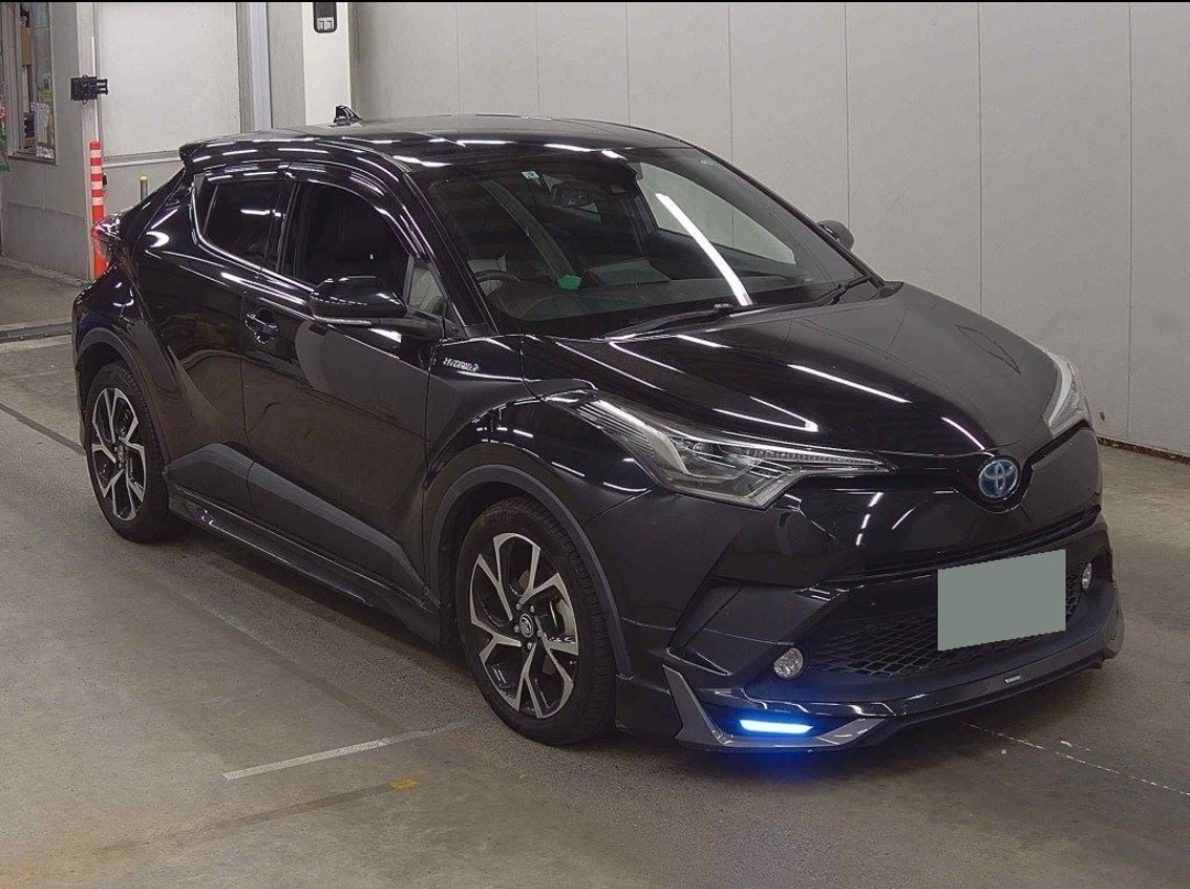 2017 Toyota C-HR image 1
