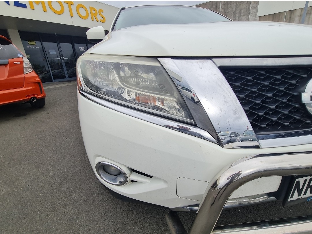 2014 Nissan Pathfinder image 4
