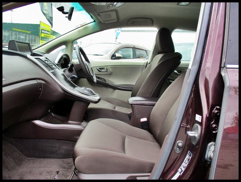 2010 Toyota Sai S**CRUISE CONTROL + ELECTRIC SEATS + REV CAM** image 12