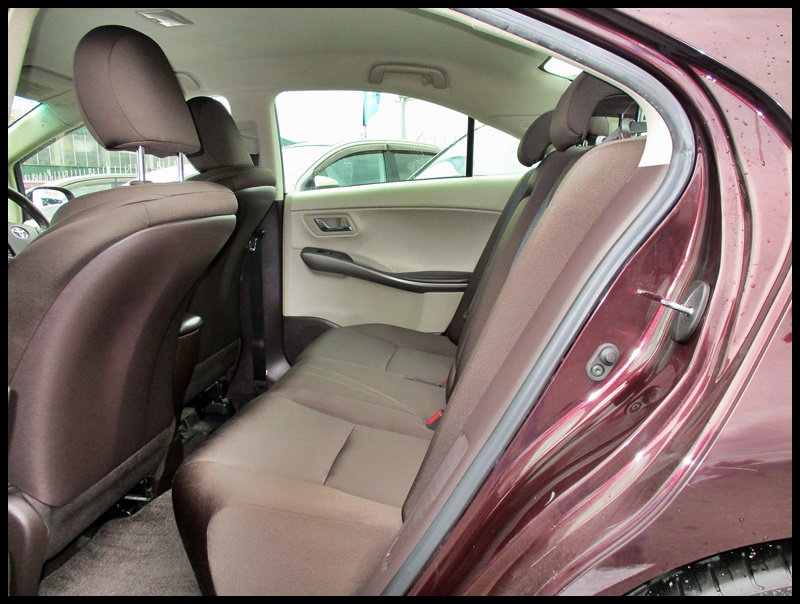 2010 Toyota Sai S**CRUISE CONTROL + ELECTRIC SEATS + REV CAM** image 13