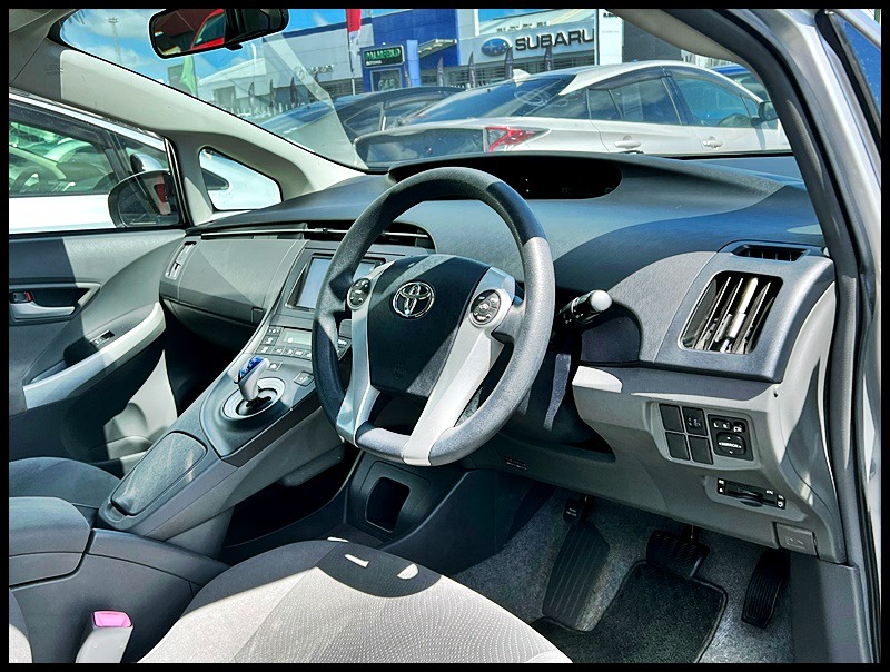 2011 Toyota Prius image 8