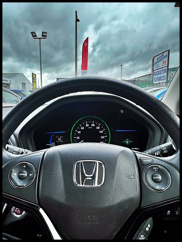 2014 Honda Vezel image 16