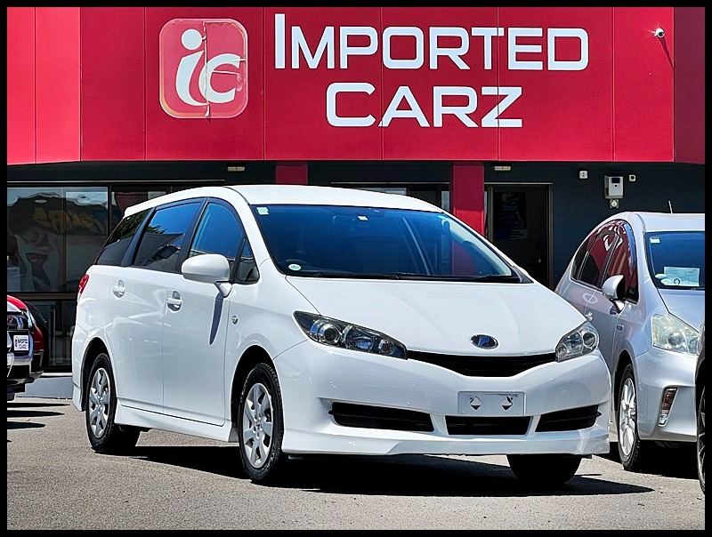 Cars & Vehicles  Cars : 2011 Toyota Wish