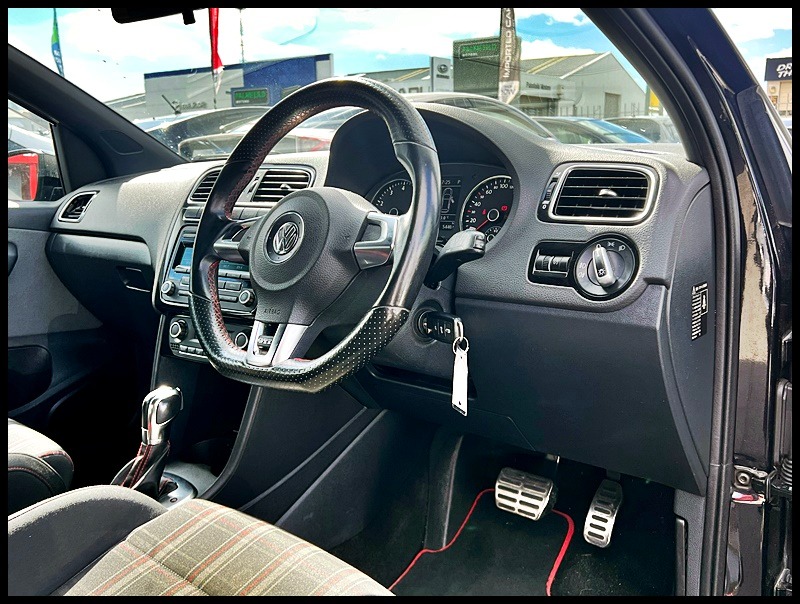 2013 Volkswagen Polo image 9