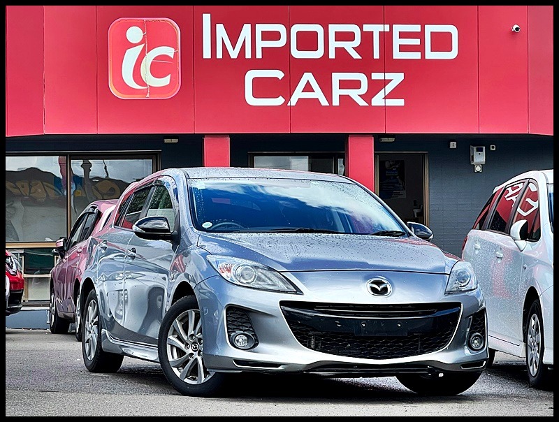 Cars & Vehicles  Cars : 2013 Mazda Axela