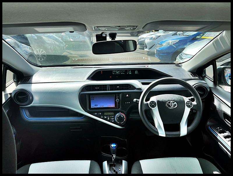 2013 Toyota Aqua image 7