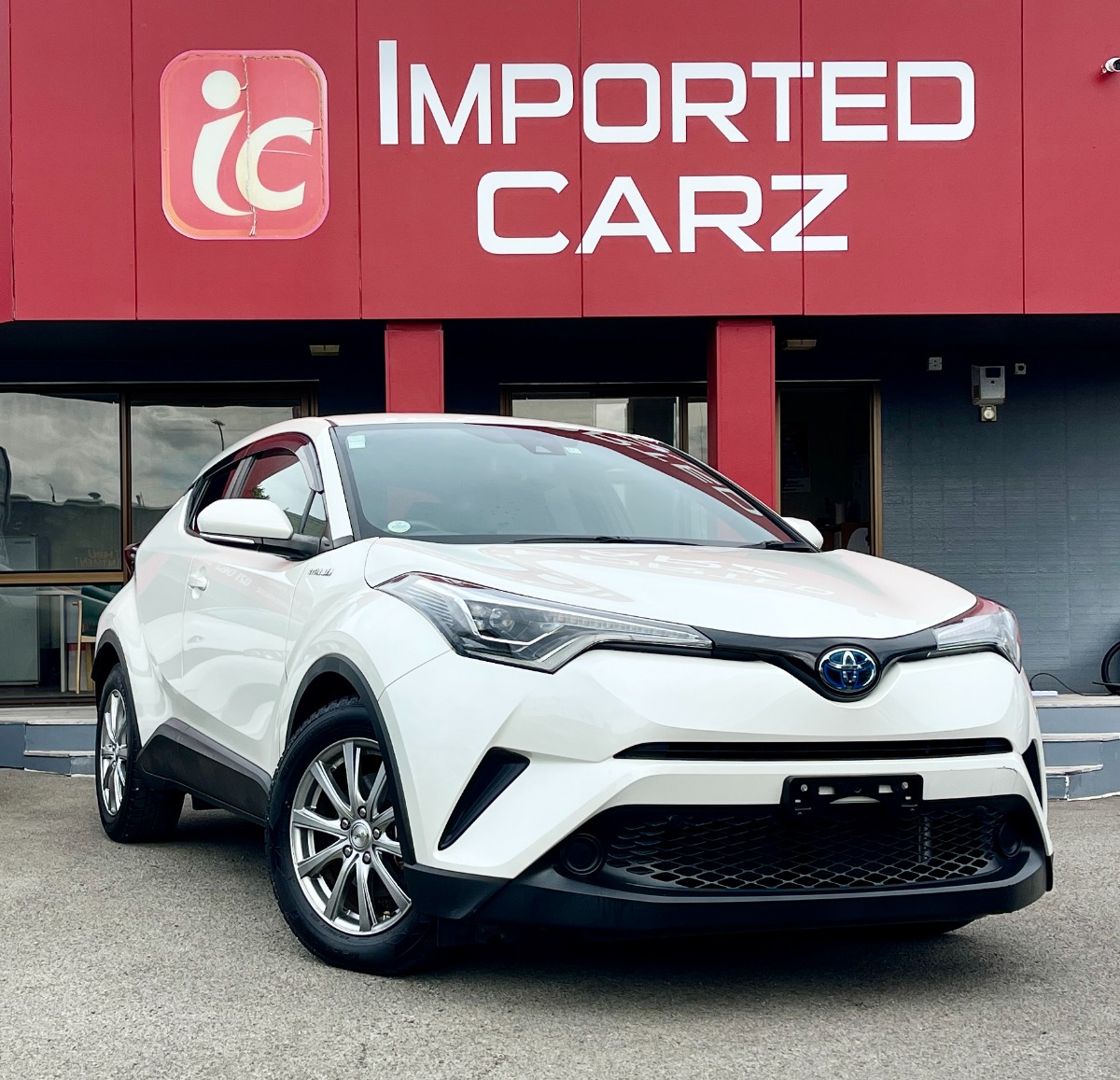 2018 Toyota C-HR image 1