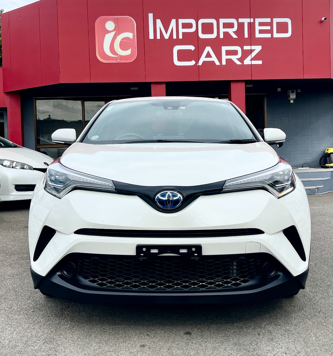 2018 Toyota C-HR image 2