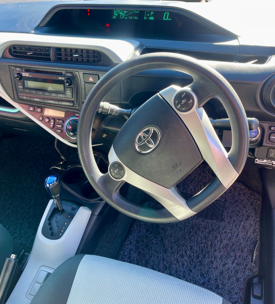 2013 Toyota Aqua image 9