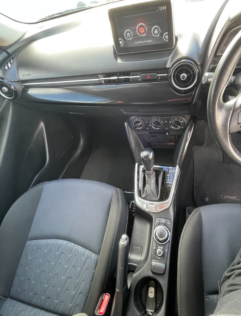 2015 Mazda Demio image 10