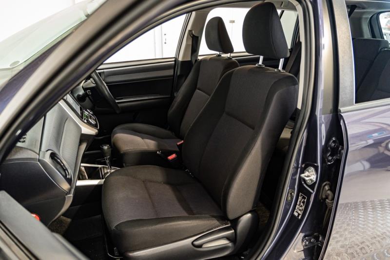 2014 Toyota Corolla Fielder Hybrid EV Mode / Side Airbags / Alloys image 11