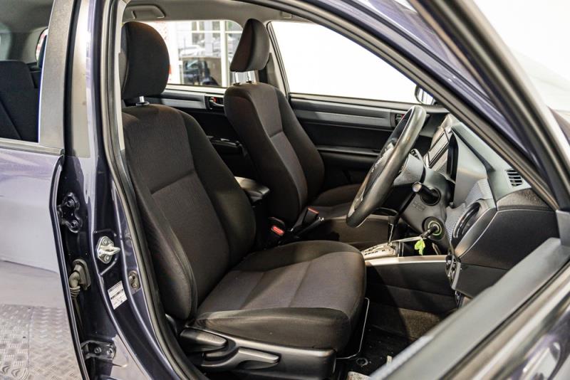 2014 Toyota Corolla Fielder Hybrid EV Mode / Side Airbags / Alloys image 8