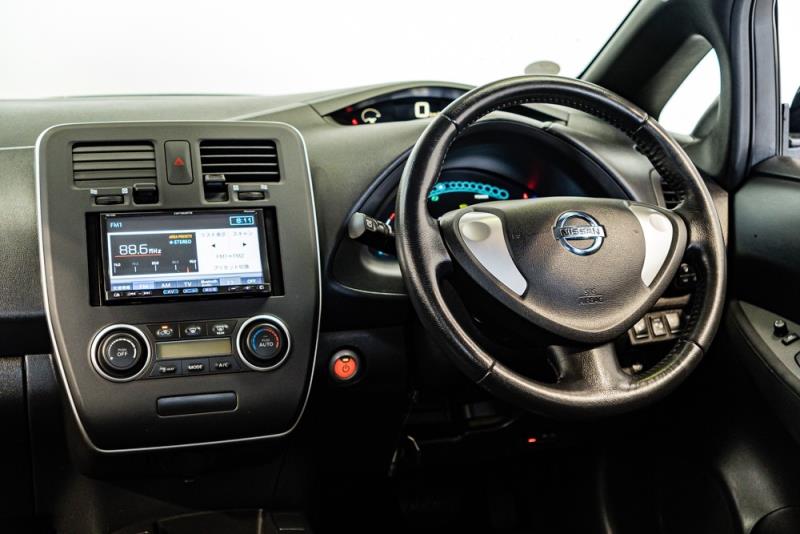 2014 Nissan Leaf 24S Full English Apple Carplay / Rev Cam / BLK Trim image 13