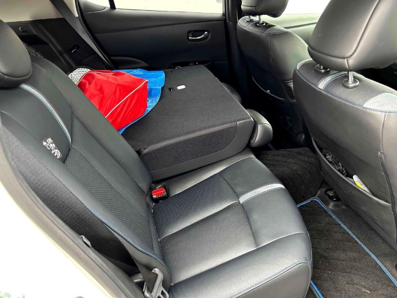 2018 Nissan Leaf 40G Leather BOSE / Pro Pilot & Prak / Full English / 360 View / Cruise image 11