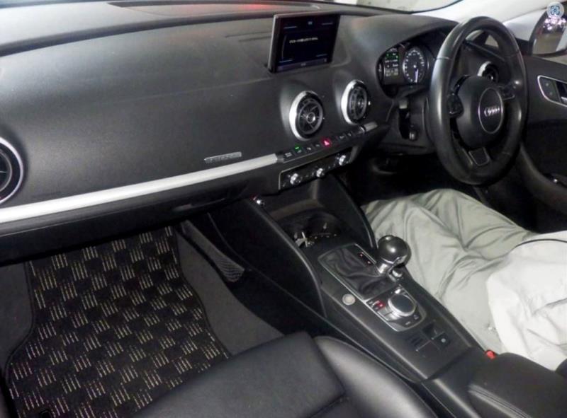 2015 Audi A3 E-tron Sportback PHEV Plug in Hybrid / Leather / Top Spec image 5