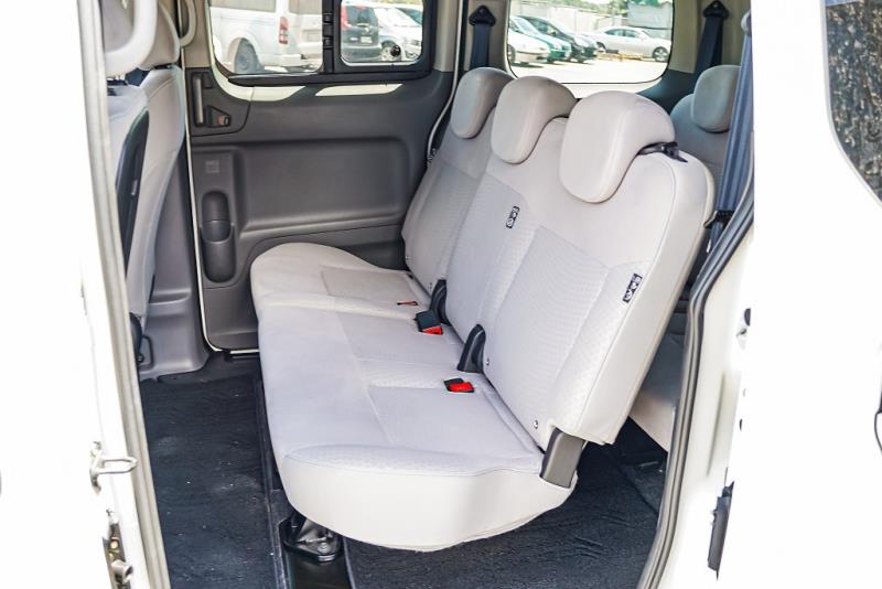 2017 Nissan e-NV200 7 Seater 80% SOH / Cruise / Rev Cam / image 10