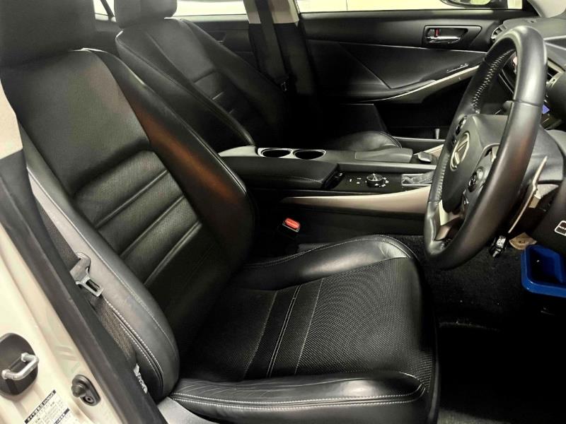 2013 Lexus IS 300h Hybrid / Leather / Sunroof / Cruise / Rev Cam image 5