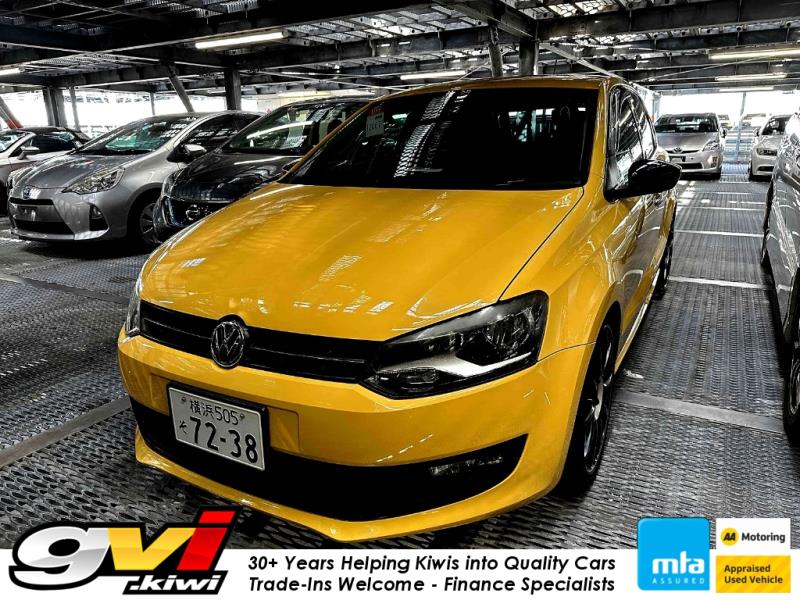 Cars & Vehicles  Cars : 2010 Volkswagen Polo Tsi Comfortline 36kms / Nice Alloys / Facelift / Side Airbags