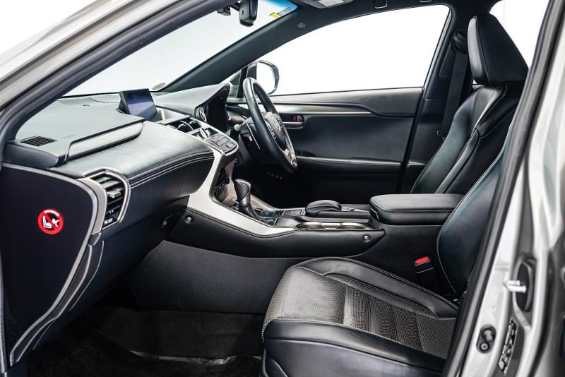 2015 Lexus NX 300h F Sports Hybrid/ Leather / 360 View / Cruise image 11
