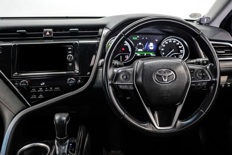 2018 Toyota Camry Hybrid G EV Mode / Cruise / LDW & FCM / New Shape image 9