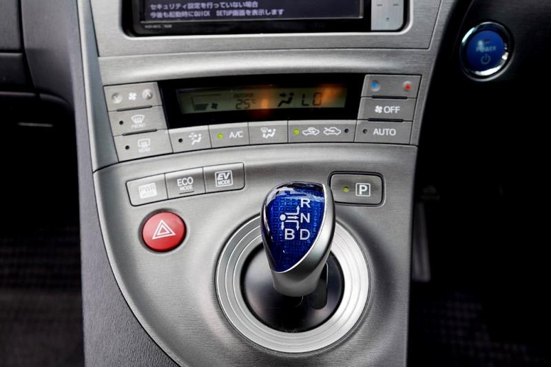 2013 Toyota Prius S Hybrid EV Mode / Side Airbags / BLK Trim image 14