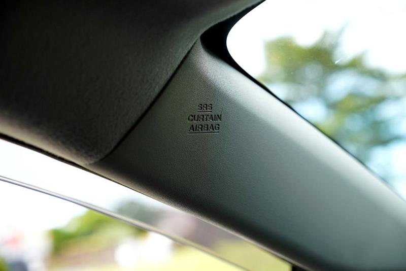2013 Toyota Prius S Hybrid EV Mode / Side Airbags / BLK Trim image 15