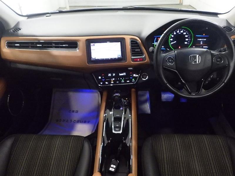 2014 Honda Vezel Hybrid Z / HR-V Leather / Cruise / Rev Cam image 4