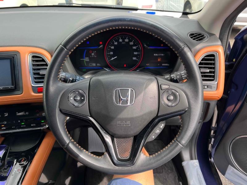 2014 Honda Vezel Hybrid Z / HR-V Leather / Cruise / Rev Cam image 5