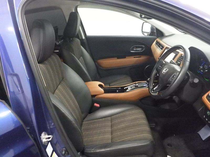 2014 Honda Vezel Hybrid Z / HR-V Leather / Cruise / Rev Cam image 6