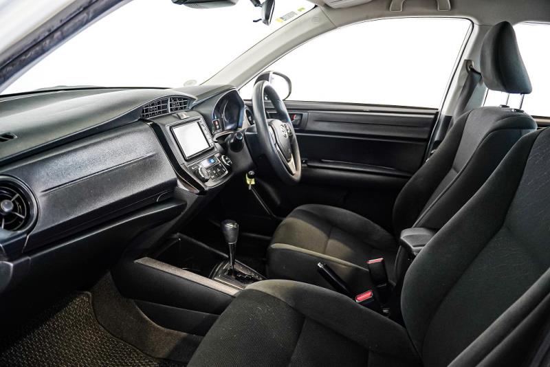2018 Toyota Corolla Axio Hybrid Facelift / LDW & FCM / BLK Trim image 10