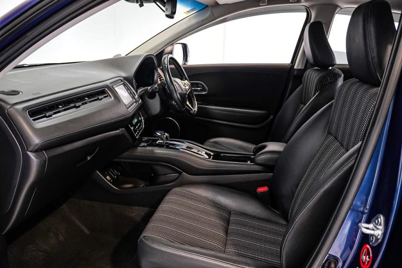 2017 Honda Vezel Hybrid Z / HR-V 47kms / Leather / Cruise / Rev Cam image 11