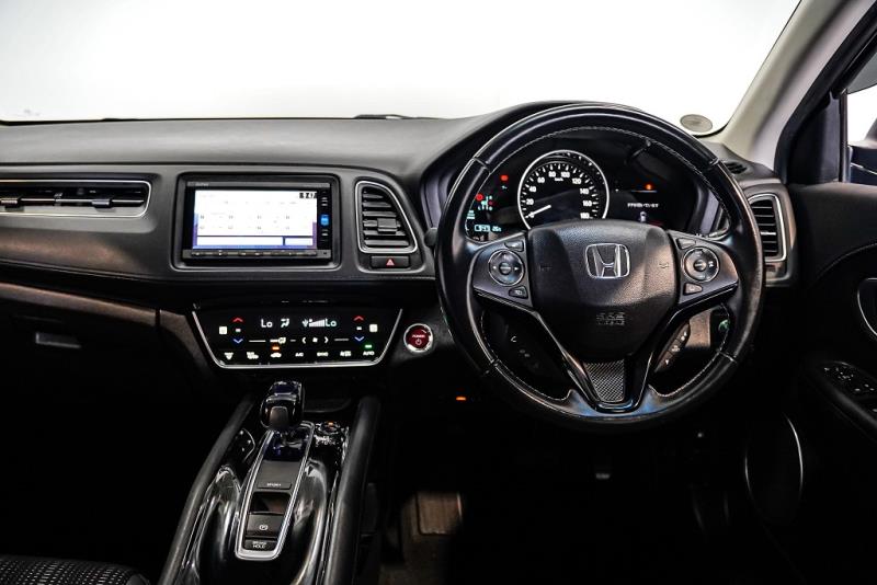 2017 Honda Vezel Hybrid Z / HR-V 47kms / Leather / Cruise / Rev Cam image 10
