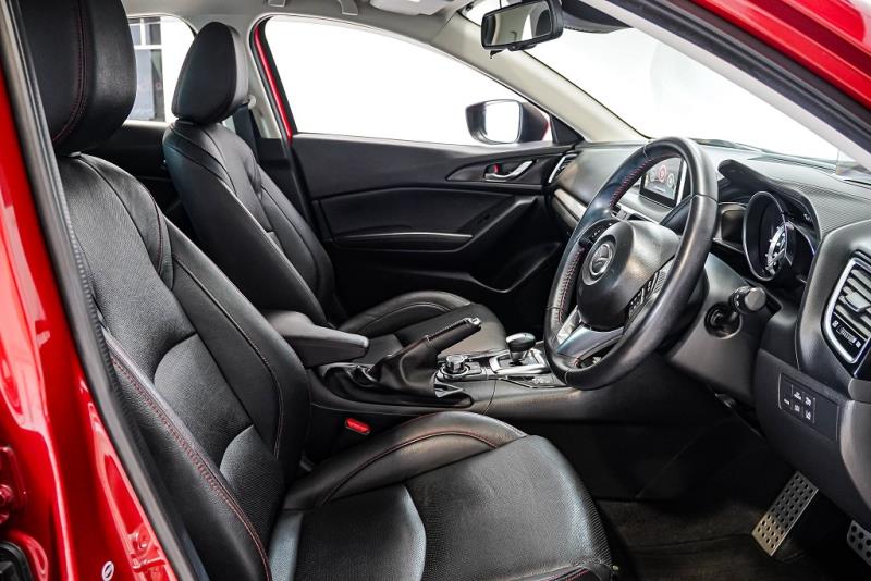 2015 Mazda Axela Hybrid Ltd. HV Leather / Cruise / 57kms / EV Mode image 9