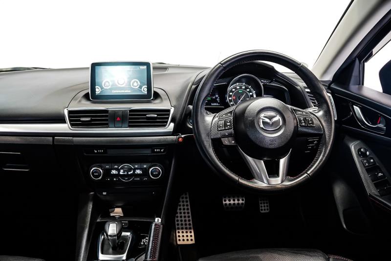 2015 Mazda Axela Hybrid Ltd. HV Leather / Cruise / 57kms / EV Mode image 10
