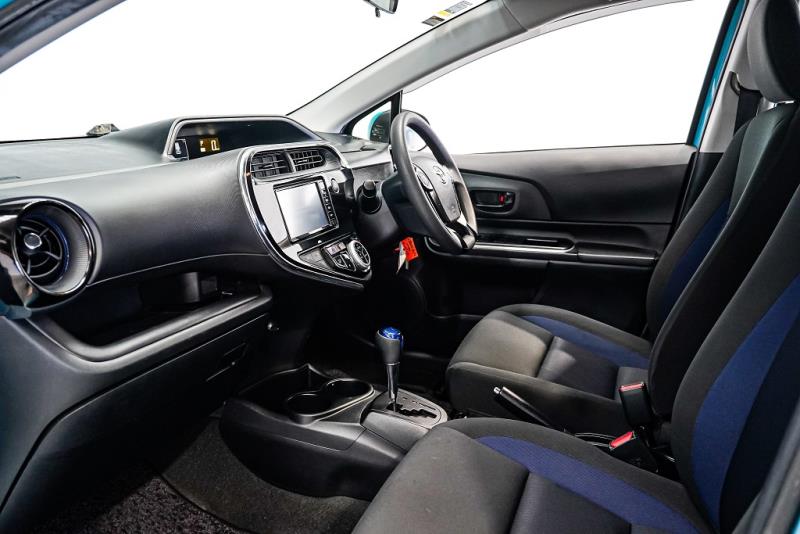 2018 Toyota Aqua S Hybrid / Prius C New Shape / EV Mode / BLK Trim image 10