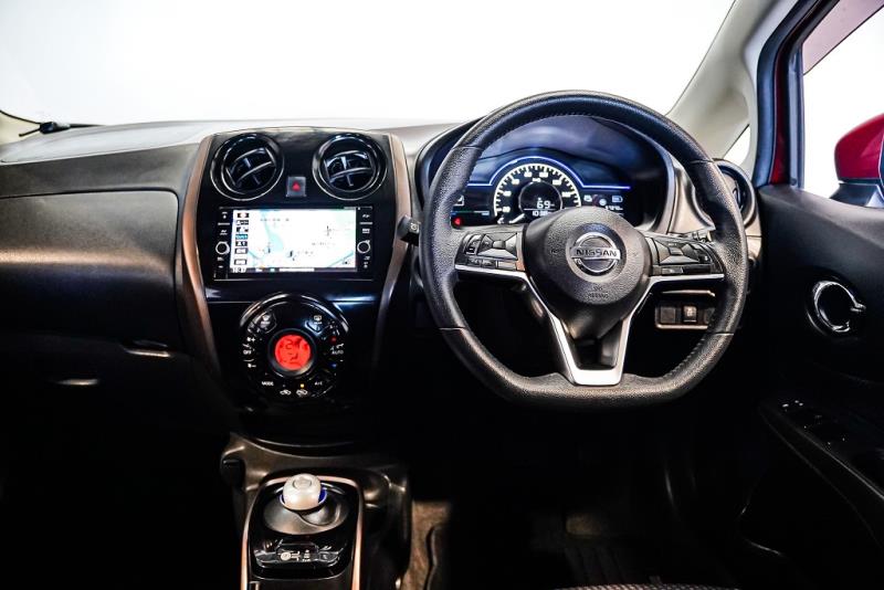 2018 Nissan Note e-Power Medalist Cruise / 360 View / Leather image 10